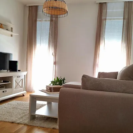 Podgorica Apartment דירה