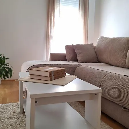 Podgorica Apartment * ポドゴリツァ